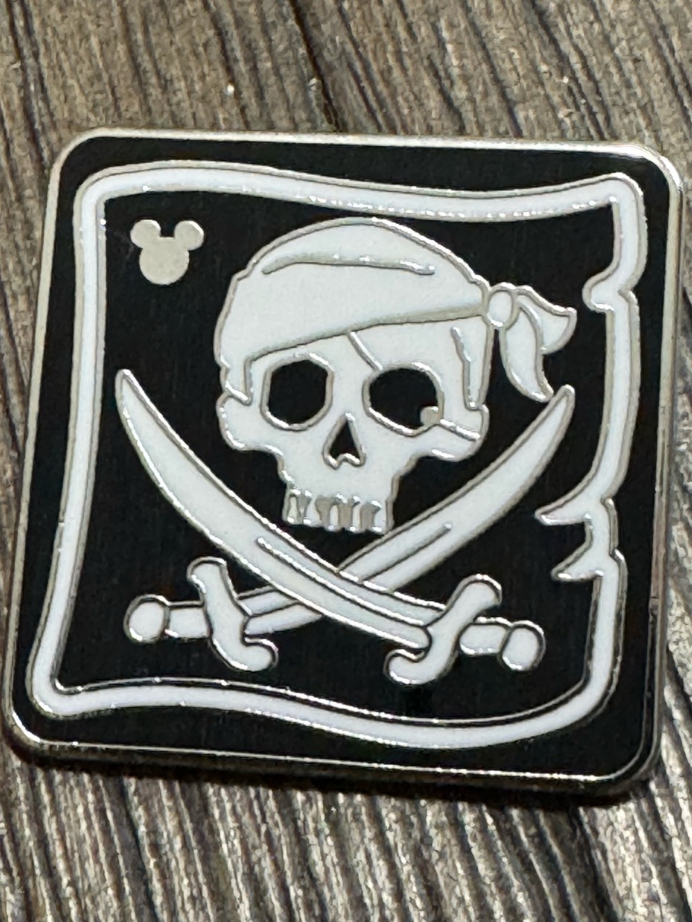 5/$25‎ Disney Treasure Cove Pirate Flag Pin